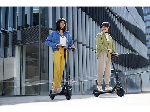 SEGWAY Ninebot E2 Plus II Scooter